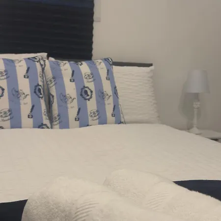 Cozy Retreat Room, Sheared House Pansiyon