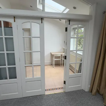 Pansiyon Cozy Retreat Room, Sheared House *